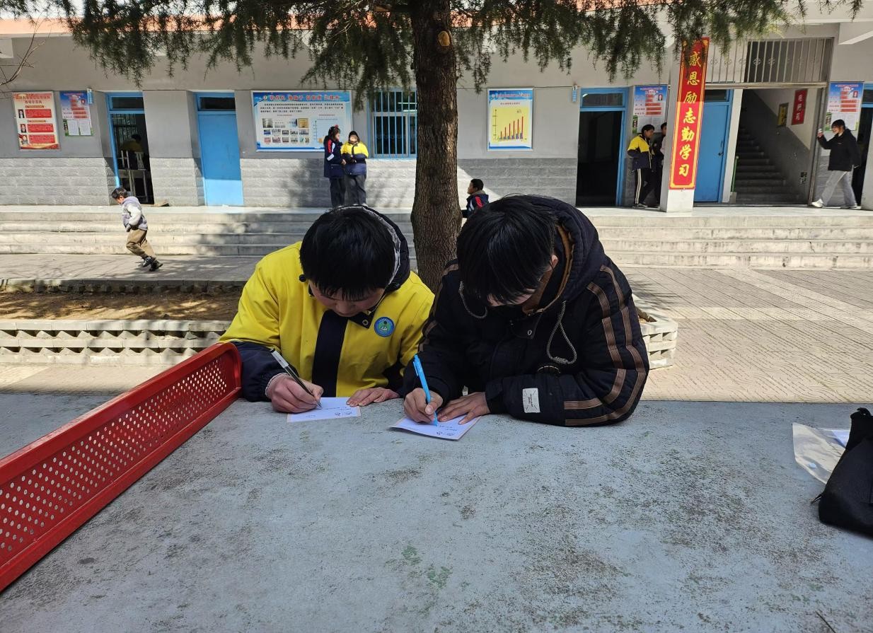 资助儿童领取1月份礼金.jpg